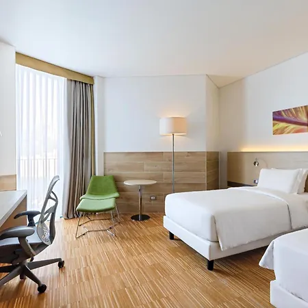 Hilton Garden Venice Отель